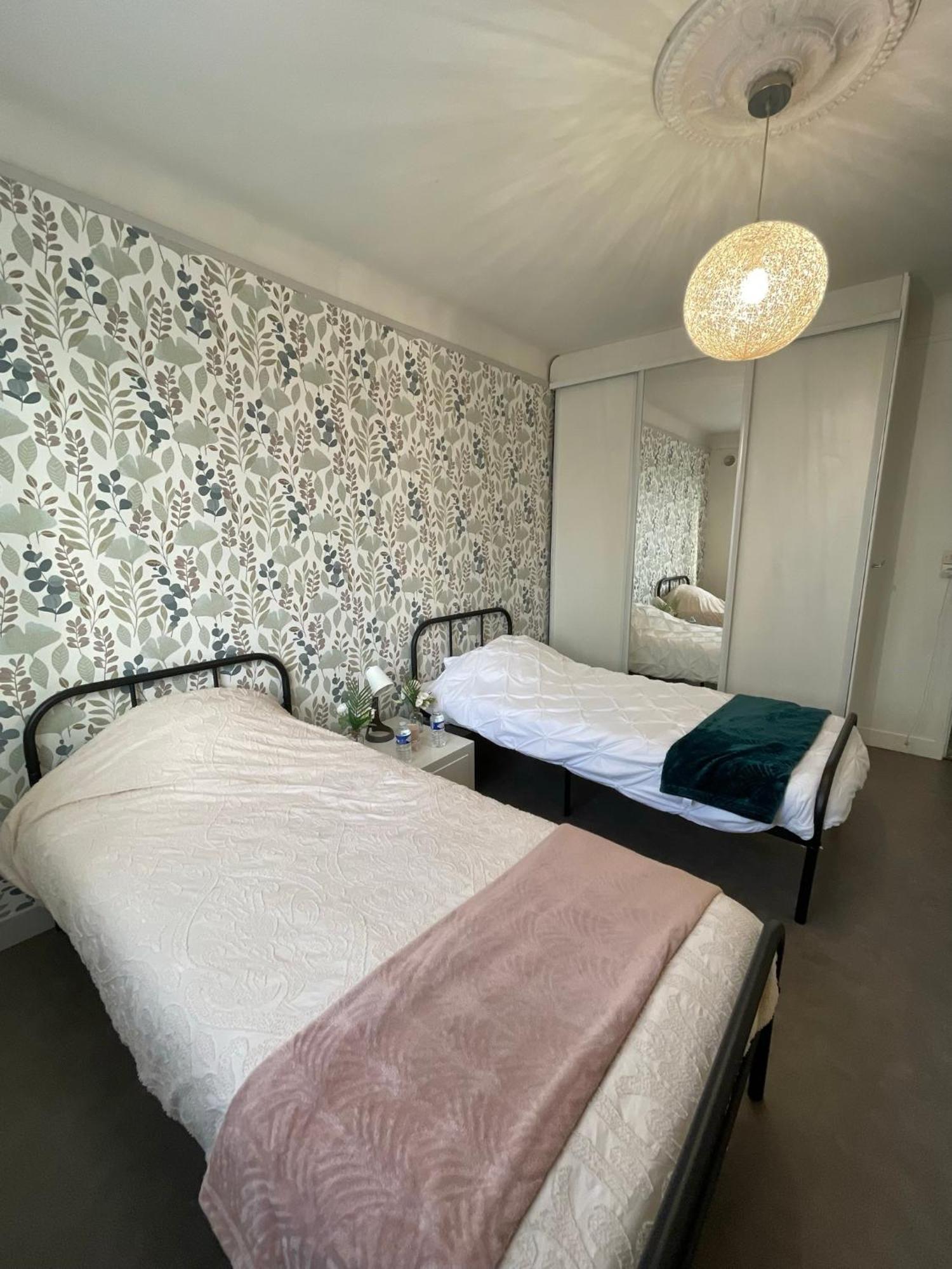 Maison Chaleureuse 4 Avec Jardin - Proche Paris - Arena Paris Nord Villepinte - Parc Des Expositions - Aeroport Cdg - - Asterix * Tremblay-en-France